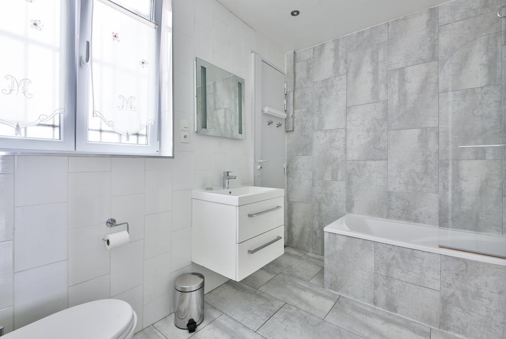 Two-Bedroom Apartment Champs-Elysees パリ エクステリア 写真