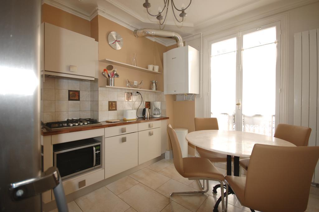 Two-Bedroom Apartment Champs-Elysees パリ エクステリア 写真